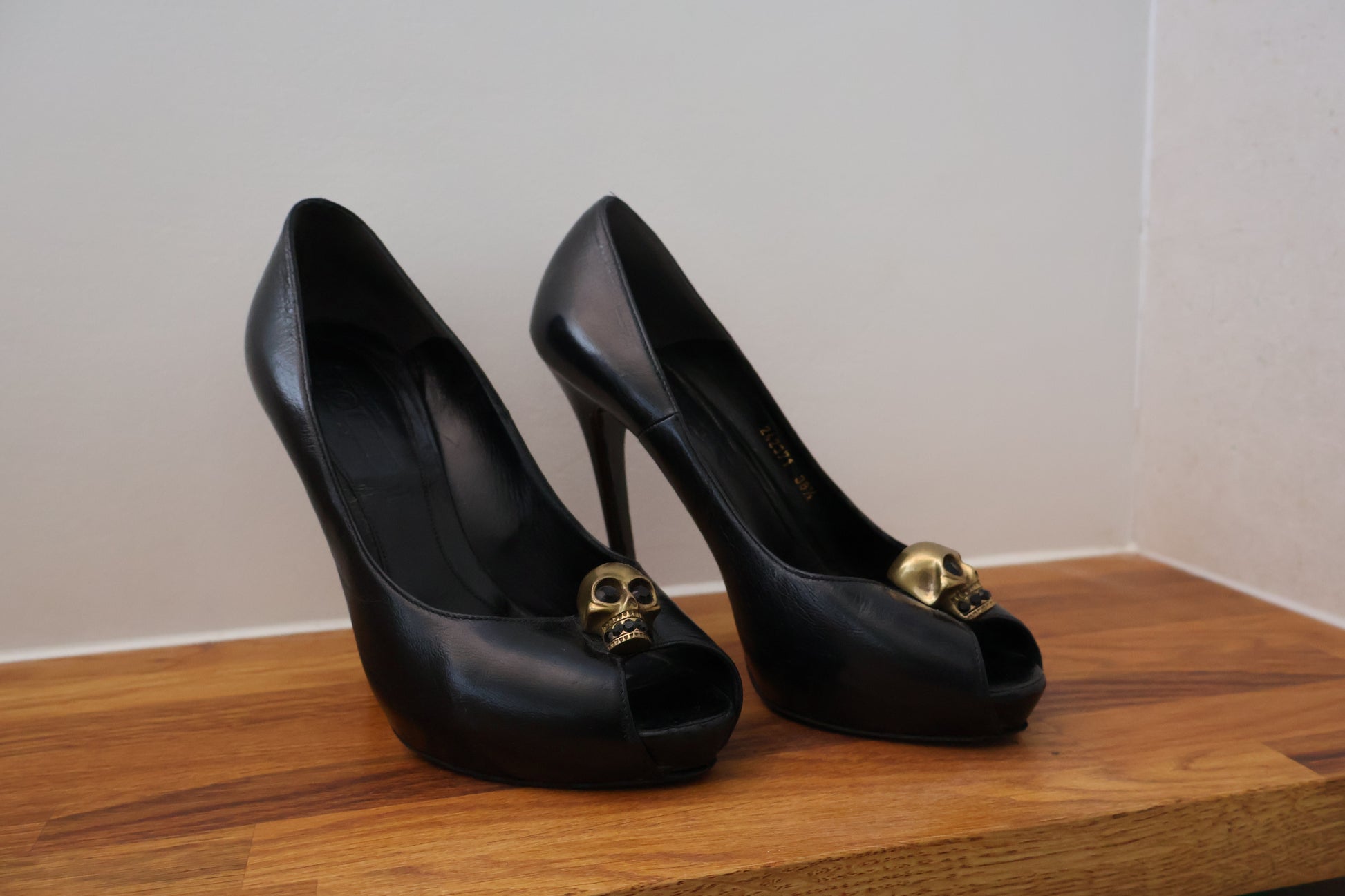 Alexander McQueen Skull Leather Peep-Toe Pumps