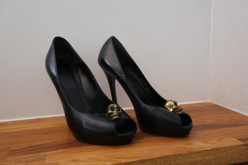 Alexander McQueen Skull Leather Peep-Toe Pumps